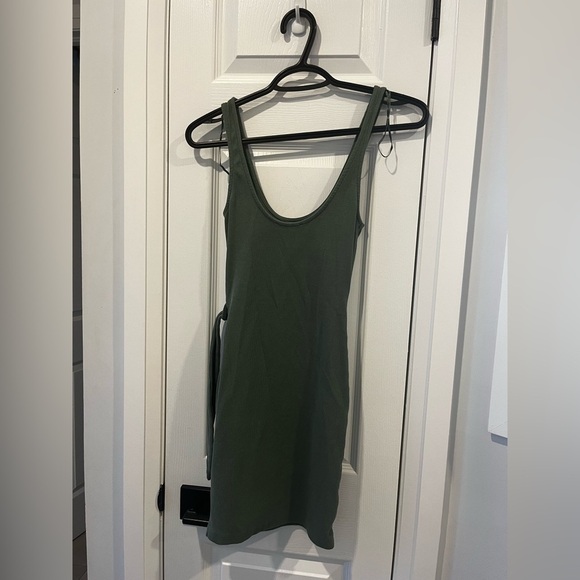 Womens Size Small Green Sleeveless Dress Zara comfy Stretchy tie feature - Picture 2 of 4